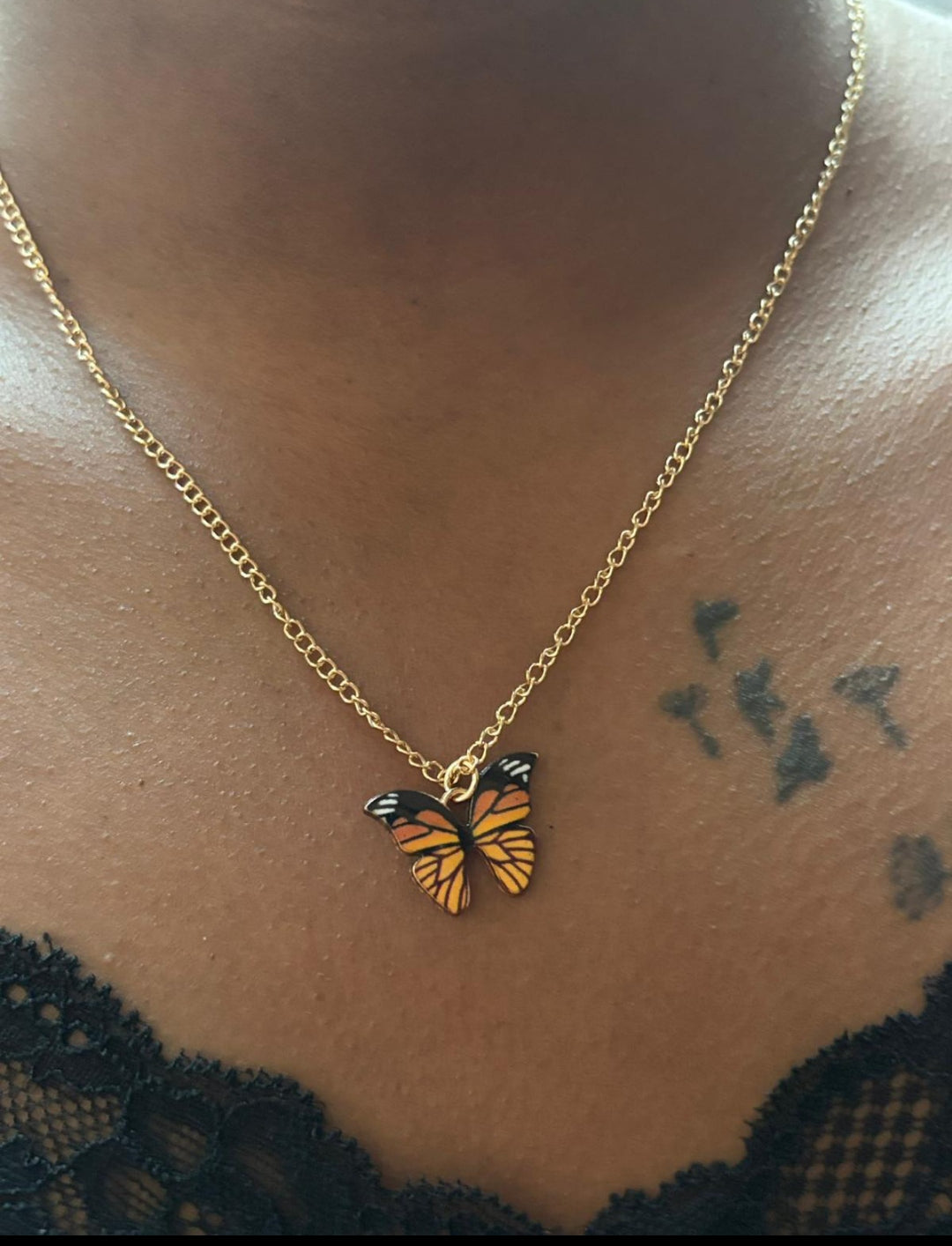 Collier Papillon Doré – Élégance & Symbolisme