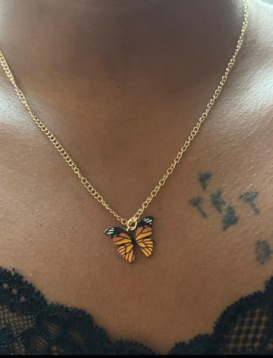 Collier Papillon Doré – Élégance & Symbolisme