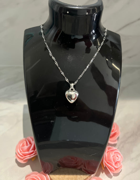 Collier doré pendentif cœur – élégant et tendance